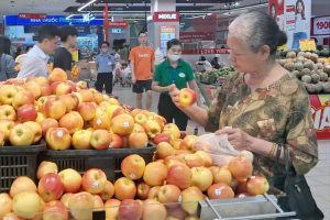 Siêu thị giảm giá đến 50% cho hàng nghìn sản phẩm để kích cầu tiêu dùng
