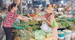 Thực phẩm giải nhiệt đắt khách mùa nắng nóng