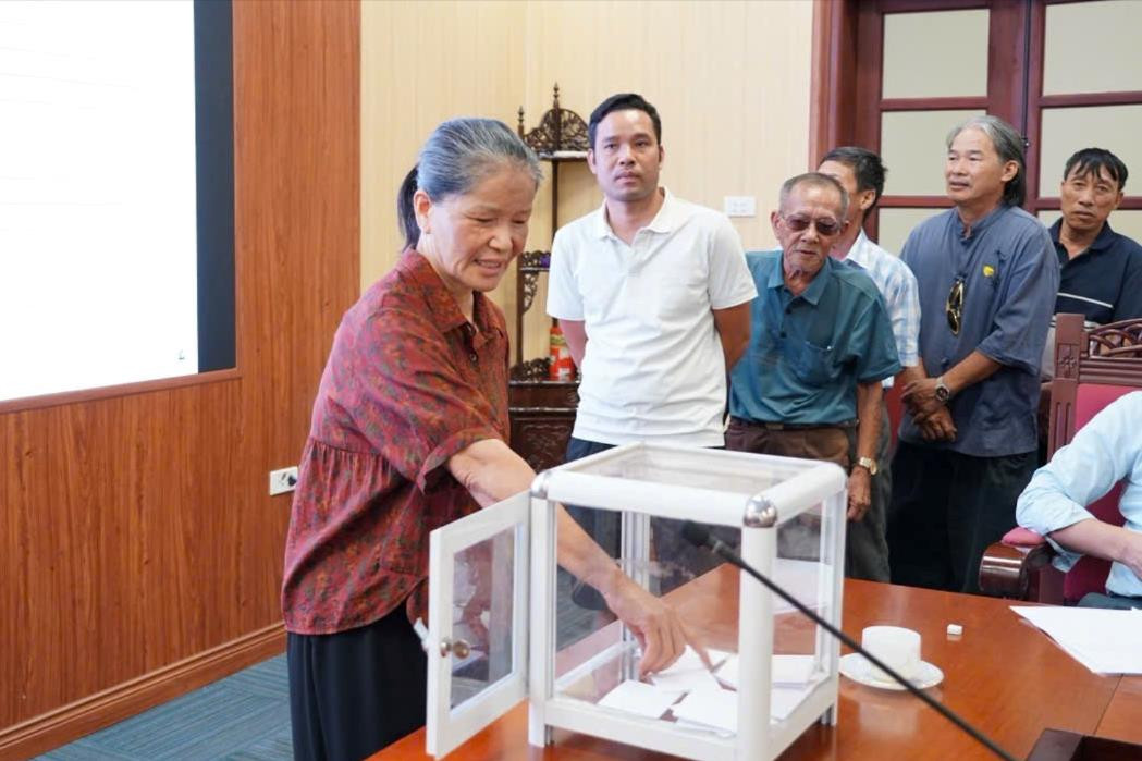Xã Quang Minh tổ chức bốc thăm giao đất dịch vụ đợt 9 cho 40 hộ dân